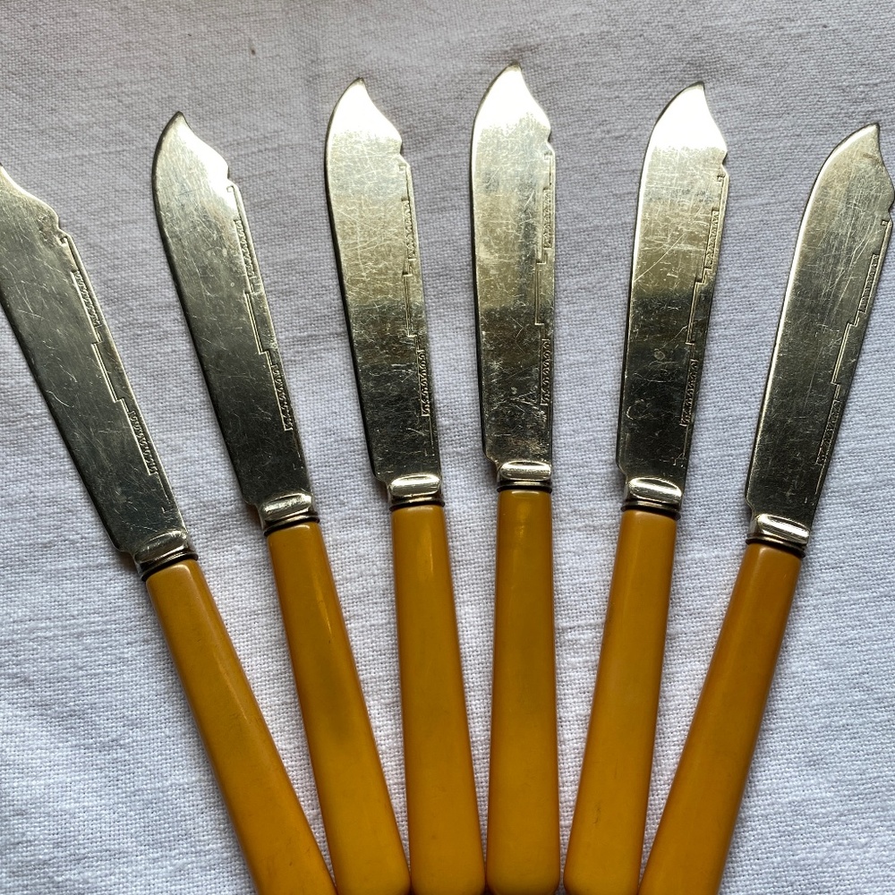 6x fish knives Bakelite butterscotch handled silver plate blade VTG 1930s